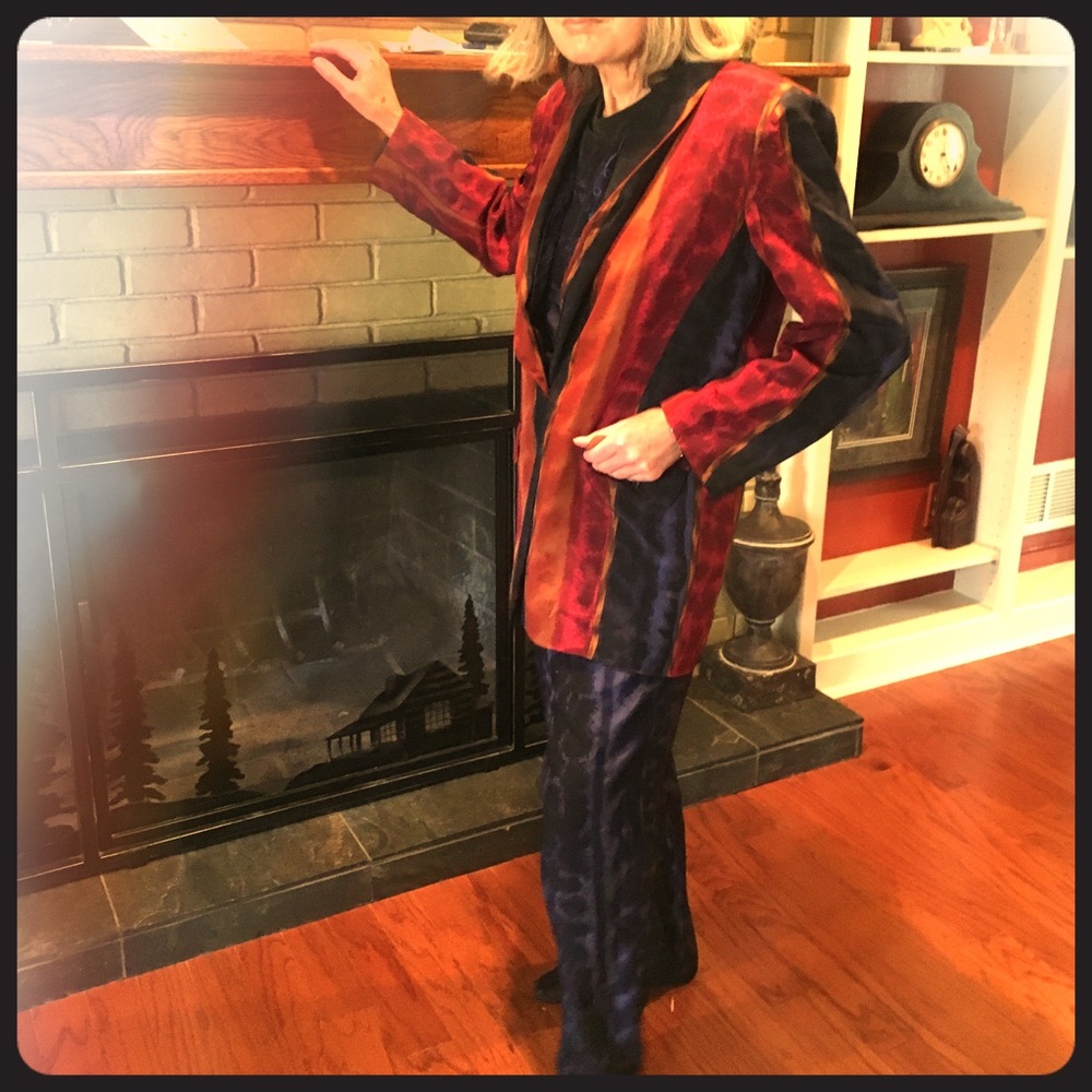 4 pieces: top/pants/vest/jacket